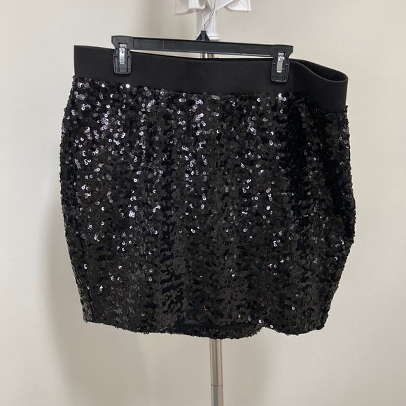 TORRID Sequin Mini Skirt - Picture 1 of 8
